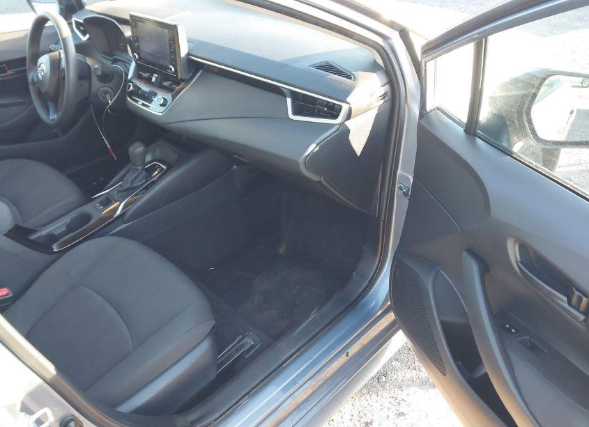 Photo 5 of 2022 Toyota Corolla LE (VIN 5YFEPMAE6NP305907)