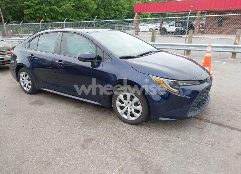 2022 Toyota Corolla LE (VIN 5YFEPMAE6NP328569) main photo