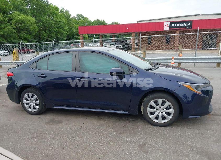 Photo 13 of 2022 Toyota Corolla LE (VIN 5YFEPMAE6NP328569)