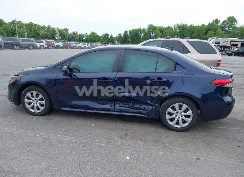 Photo 14 of 2022 Toyota Corolla LE (VIN 5YFEPMAE6NP328569)