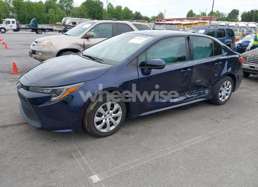 Photo 2 of 2022 Toyota Corolla LE (VIN 5YFEPMAE6NP328569)