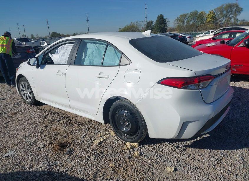 Photo 3 of 2022 Toyota Corolla LE (VIN 5YFEPMAE6NP339362)