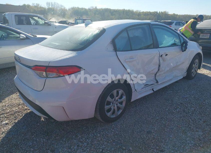 Photo 4 of 2022 Toyota Corolla LE (VIN 5YFEPMAE6NP339362)