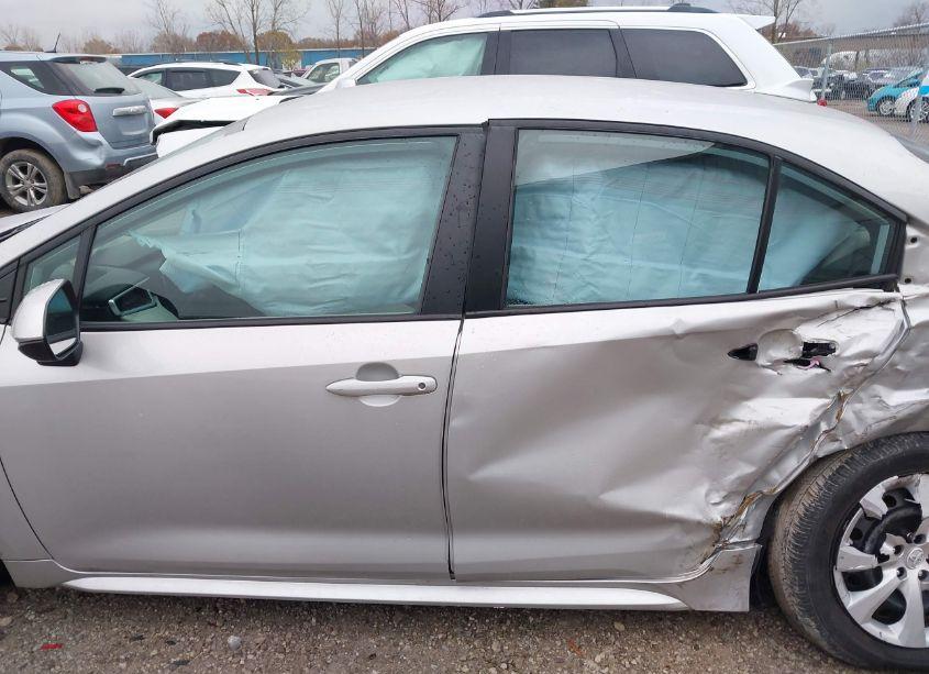 Photo 14 of 2022 Toyota Corolla LE (VIN 5YFEPMAE6NP345114)