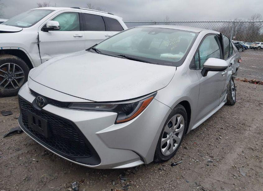 Photo 2 of 2022 Toyota Corolla LE (VIN 5YFEPMAE6NP345114)