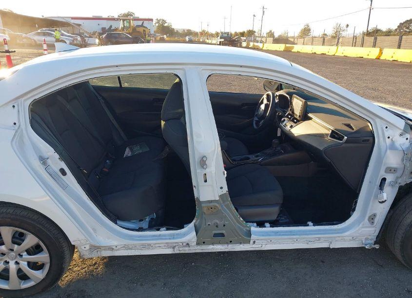 Photo 14 of 2022 Toyota Corolla LE (VIN 5YFEPMAE6NP348708)