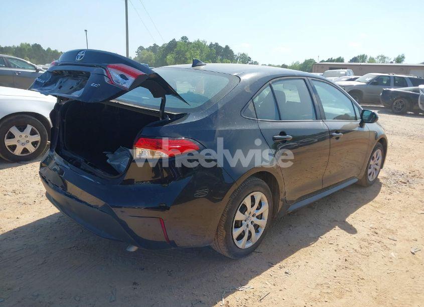 Photo 4 of 2022 Toyota Corolla LE (VIN 5YFEPMAE6NP360972)
