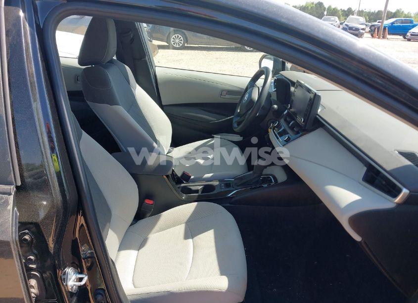 Photo 5 of 2022 Toyota Corolla LE (VIN 5YFEPMAE6NP360972)