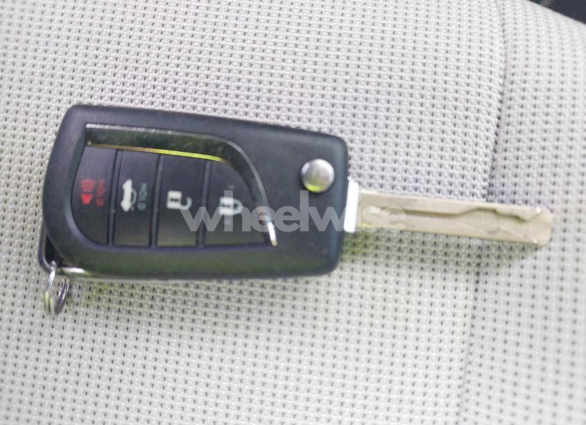 Photo 11 of 2022 Toyota Corolla LE (VIN 5YFEPMAE6NP371549)