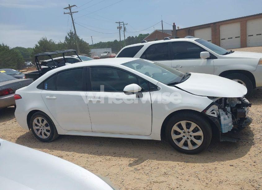 Photo 14 of 2022 Toyota Corolla LE (VIN 5YFEPMAE6NP371549)