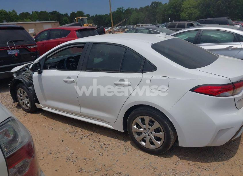 Photo 15 of 2022 Toyota Corolla LE (VIN 5YFEPMAE6NP371549)