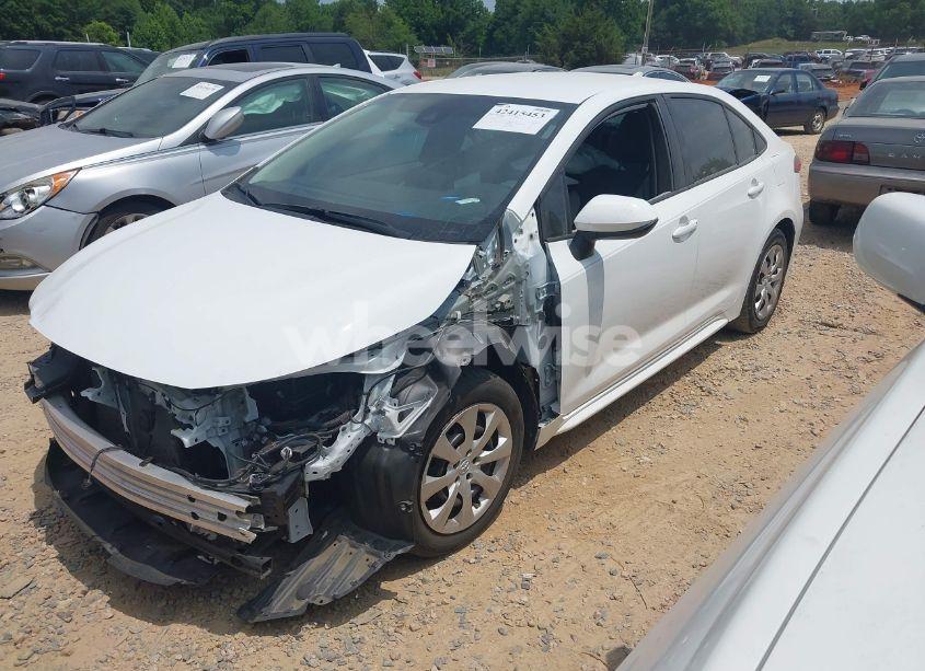 Photo 2 of 2022 Toyota Corolla LE (VIN 5YFEPMAE6NP371549)