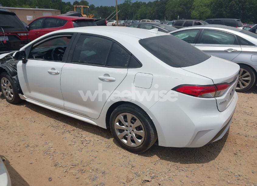 Photo 3 of 2022 Toyota Corolla LE (VIN 5YFEPMAE6NP371549)