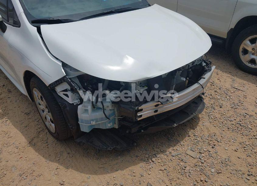 Photo 6 of 2022 Toyota Corolla LE (VIN 5YFEPMAE6NP371549)