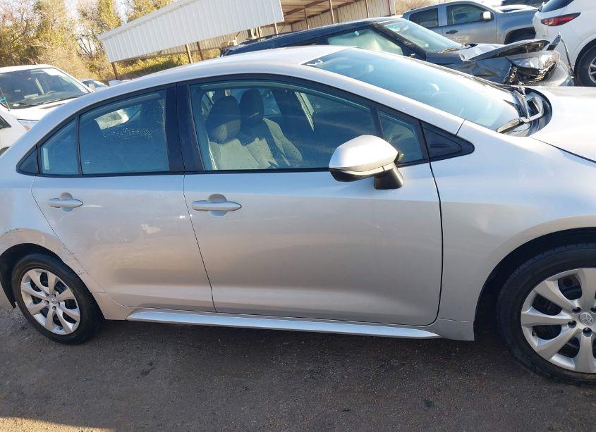 Photo 13 of 2022 Toyota Corolla LE (VIN 5YFEPMAE6NP372426)