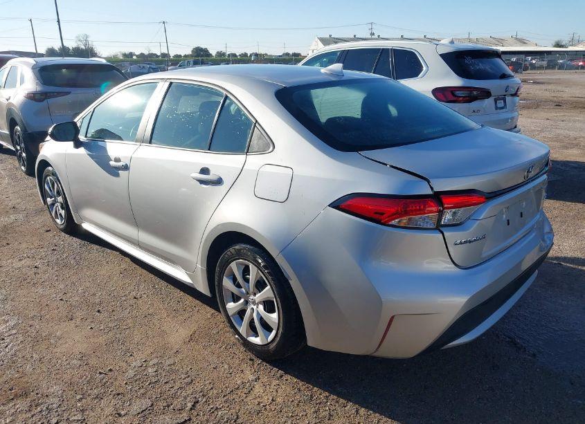 Photo 3 of 2022 Toyota Corolla LE (VIN 5YFEPMAE6NP372426)