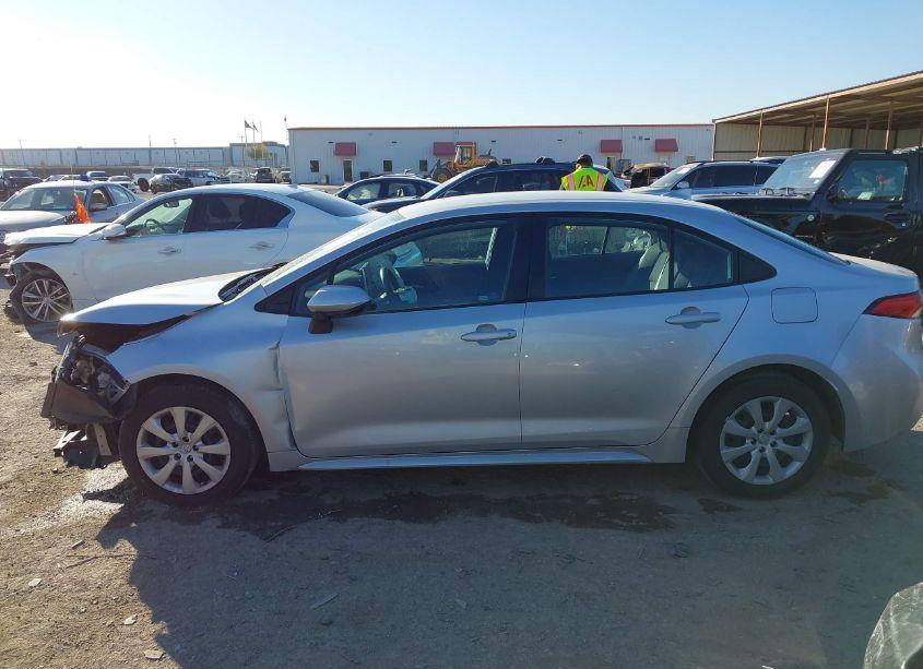 Photo 15 of 2021 Toyota Corolla LE (VIN 5YFEPMAE7MP167020)