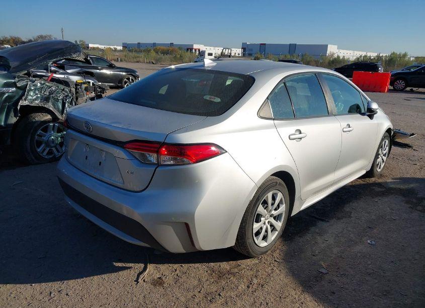 Photo 4 of 2021 Toyota Corolla LE (VIN 5YFEPMAE7MP167020)