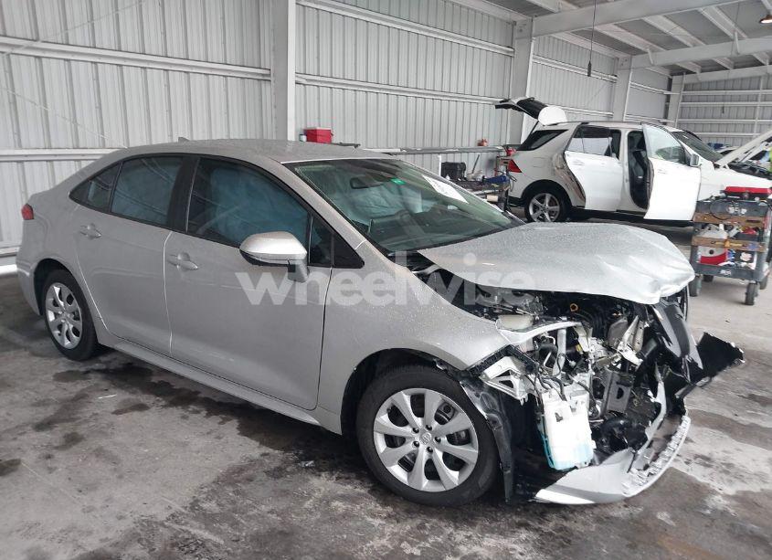 2021 Toyota Corolla LE (VIN 5YFEPMAE7MP168989) main photo