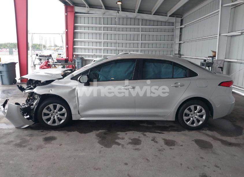 Photo 15 of 2021 Toyota Corolla LE (VIN 5YFEPMAE7MP168989)