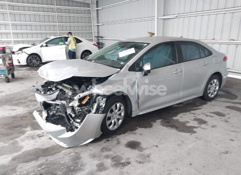 Photo 2 of 2021 Toyota Corolla LE (VIN 5YFEPMAE7MP168989)
