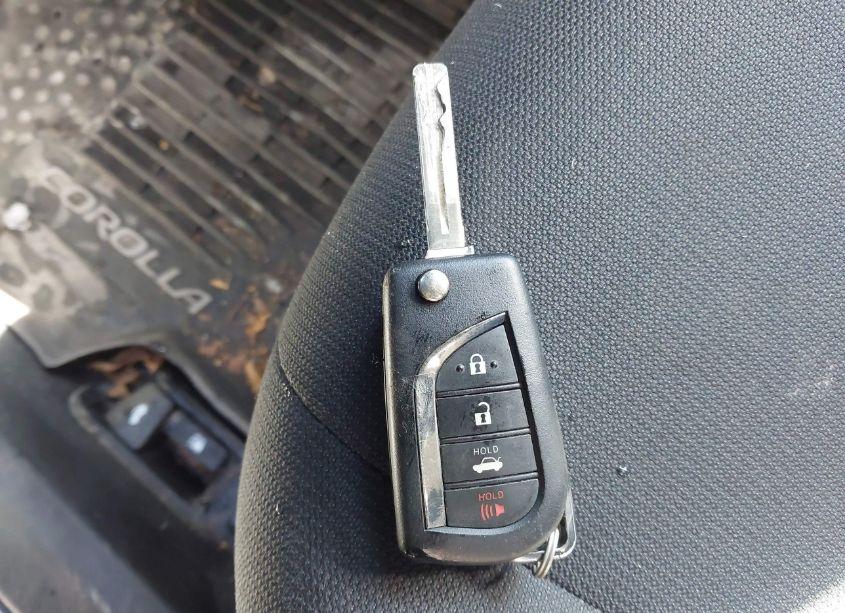 Photo 11 of 2021 Toyota Corolla LE (VIN 5YFEPMAE7MP176607)