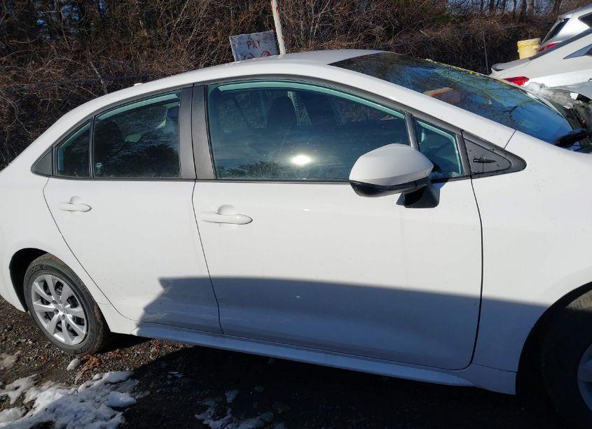 Photo 13 of 2021 Toyota Corolla LE (VIN 5YFEPMAE7MP176607)