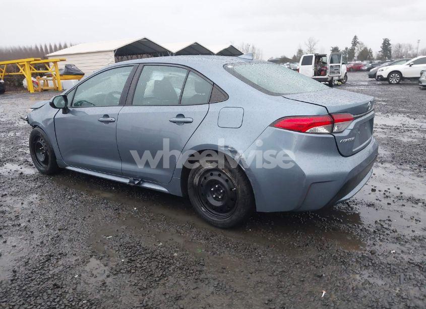 Photo 3 of 2021 Toyota Corolla LE (VIN 5YFEPMAE7MP185758)