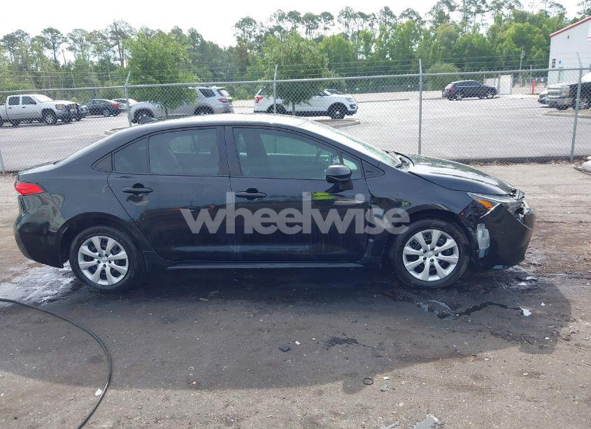 Photo 13 of 2021 Toyota Corolla LE (VIN 5YFEPMAE7MP195979)