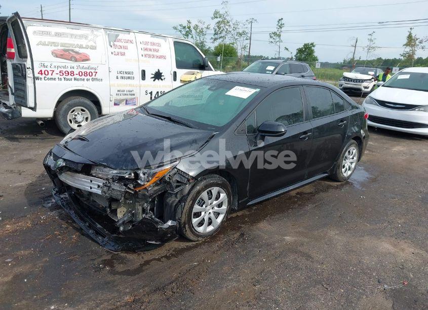 Photo 2 of 2021 Toyota Corolla LE (VIN 5YFEPMAE7MP195979)