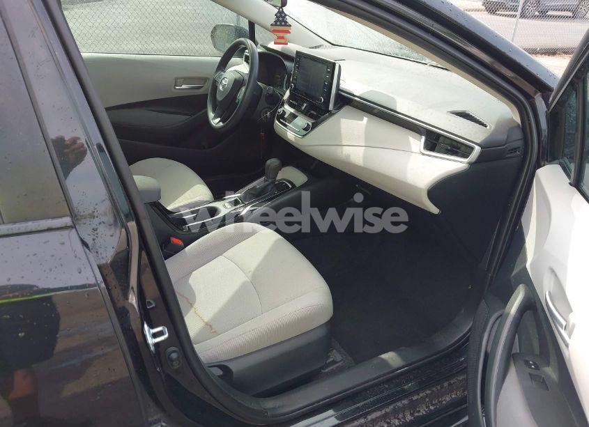 Photo 5 of 2021 Toyota Corolla LE (VIN 5YFEPMAE7MP195979)