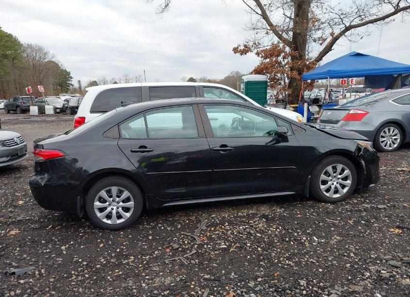 Photo 13 of 2021 Toyota Corolla LE (VIN 5YFEPMAE7MP199692)