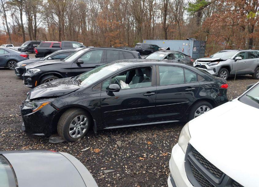 Photo 14 of 2021 Toyota Corolla LE (VIN 5YFEPMAE7MP199692)