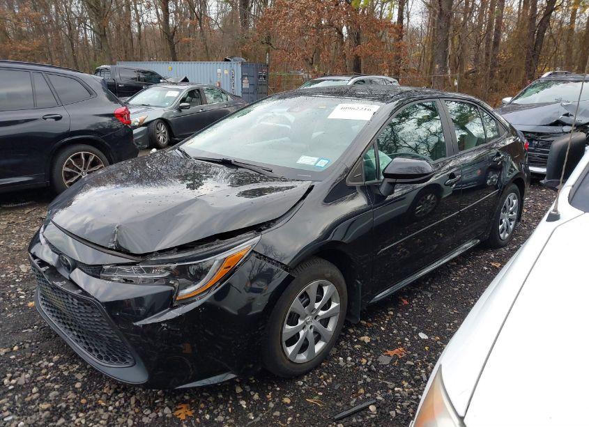 Photo 2 of 2021 Toyota Corolla LE (VIN 5YFEPMAE7MP199692)