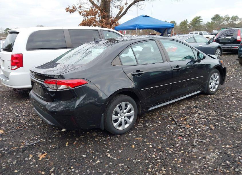 Photo 4 of 2021 Toyota Corolla LE (VIN 5YFEPMAE7MP199692)