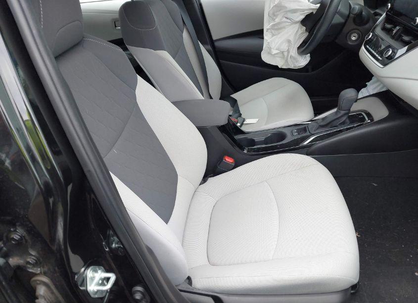 Photo 5 of 2021 Toyota Corolla LE (VIN 5YFEPMAE7MP199692)