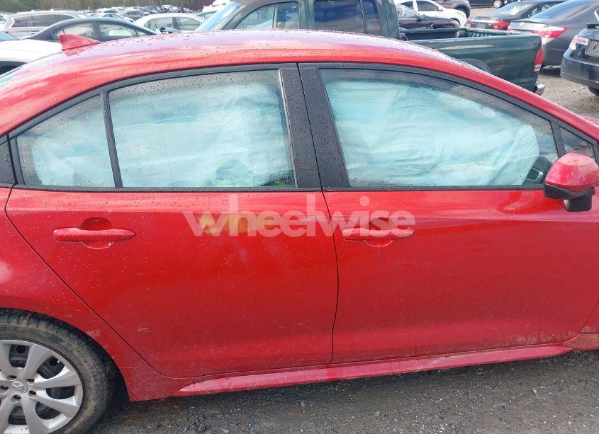 Photo 13 of 2021 Toyota Corolla LE (VIN 5YFEPMAE7MP211954)