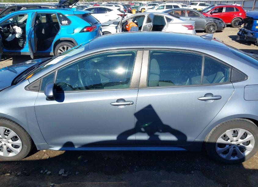 Photo 14 of 2021 Toyota Corolla LE (VIN 5YFEPMAE7MP222761)