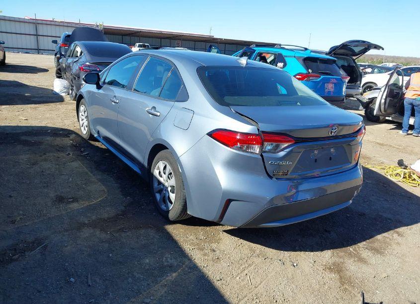 Photo 3 of 2021 Toyota Corolla LE (VIN 5YFEPMAE7MP222761)