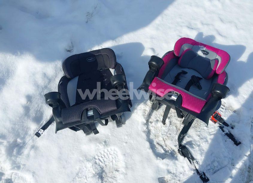 Photo 12 of 2021 Toyota Corolla LE (VIN 5YFEPMAE7MP256893)