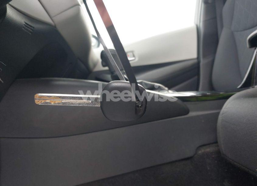 Photo 11 of 2021 Toyota Corolla LE (VIN 5YFEPMAE7MP261110)