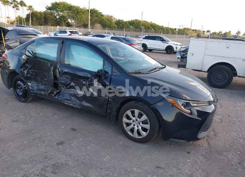 2021 Toyota Corolla LE (VIN 5YFEPMAE7MP269319) main photo