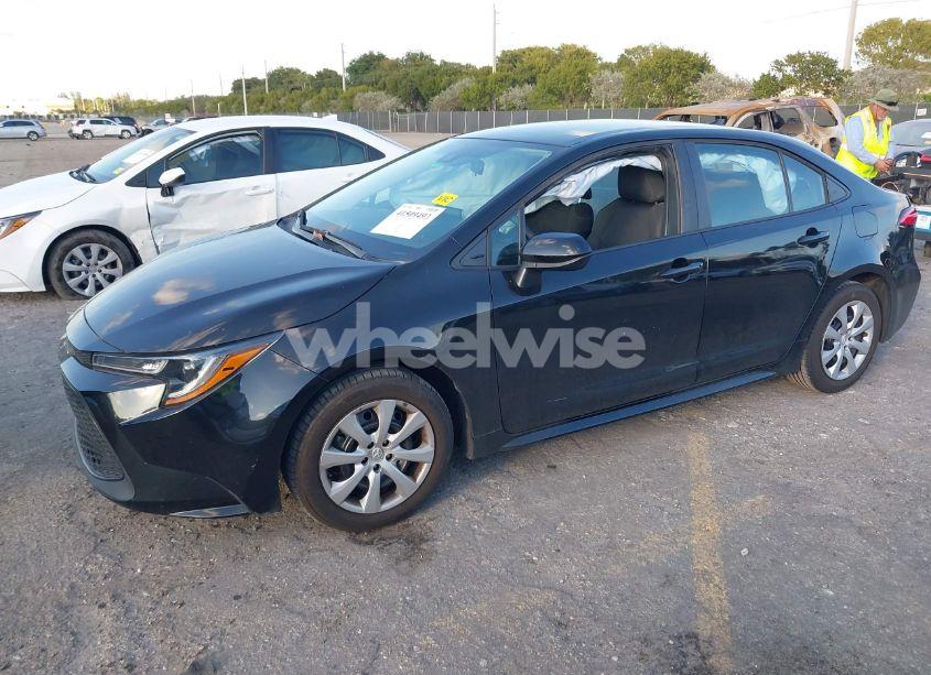Photo 2 of 2021 Toyota Corolla LE (VIN 5YFEPMAE7MP269319)