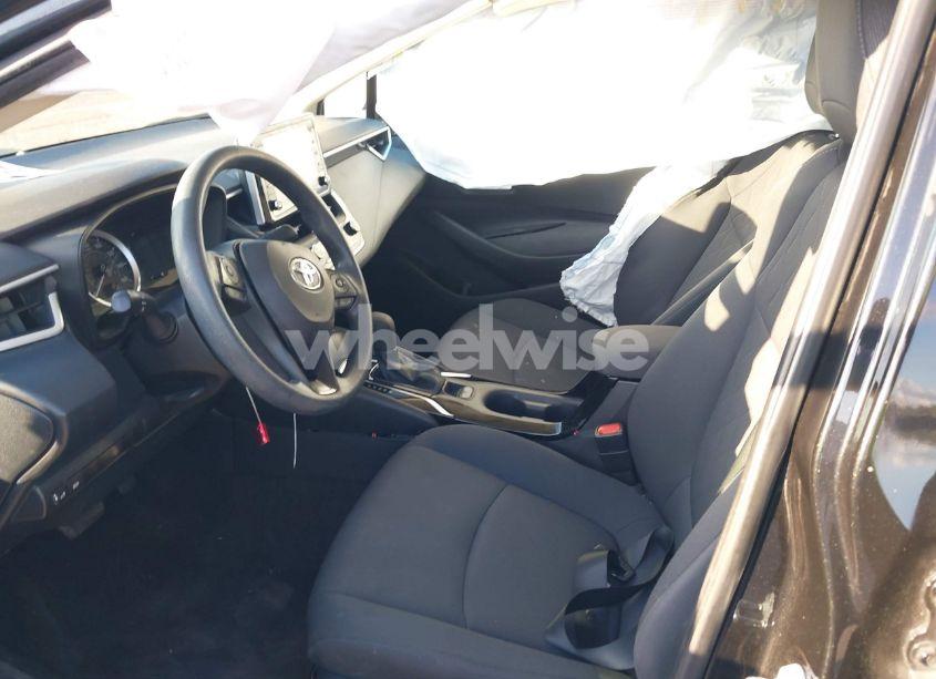 Photo 5 of 2021 Toyota Corolla LE (VIN 5YFEPMAE7MP269319)