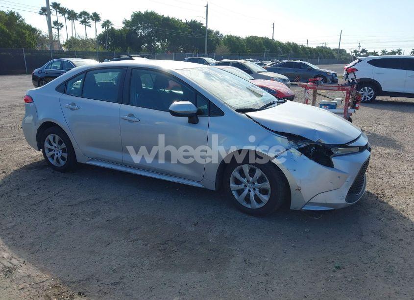 2022 Toyota Corolla LE (VIN 5YFEPMAE7NP274117) main photo