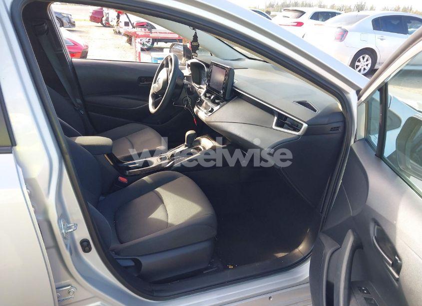 Photo 5 of 2022 Toyota Corolla LE (VIN 5YFEPMAE7NP274117)