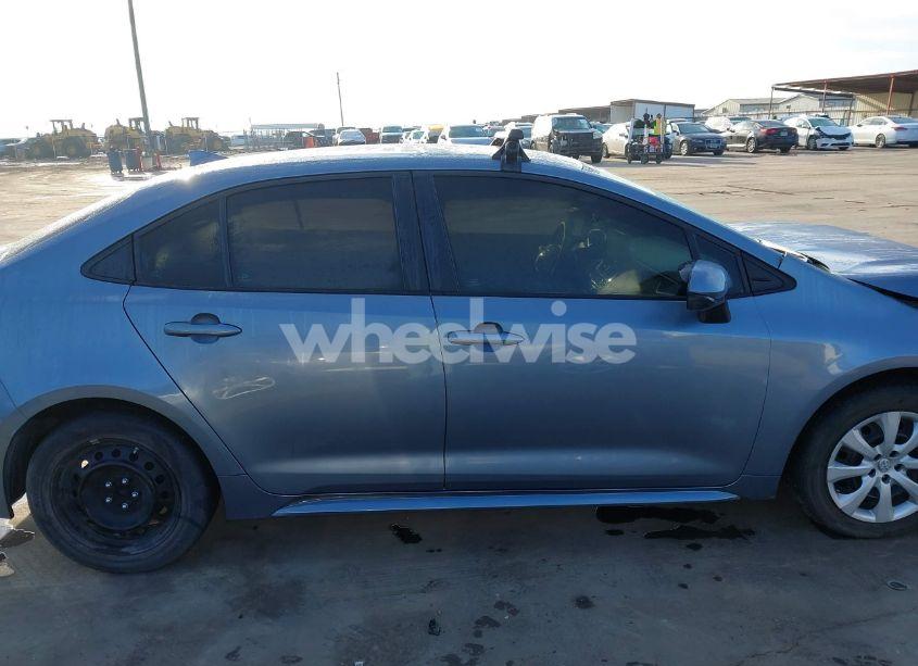 Photo 14 of 2022 Toyota Corolla LE (VIN 5YFEPMAE7NP275817)