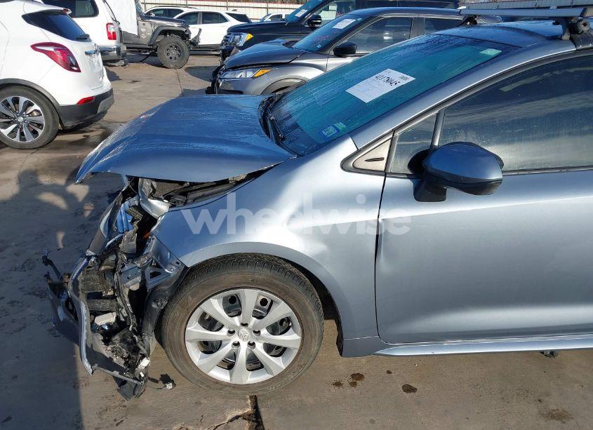 Photo 18 of 2022 Toyota Corolla LE (VIN 5YFEPMAE7NP275817)