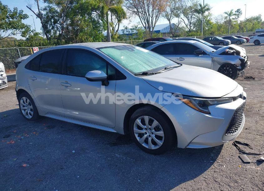 2022 Toyota Corolla LE (VIN 5YFEPMAE7NP276286) main photo