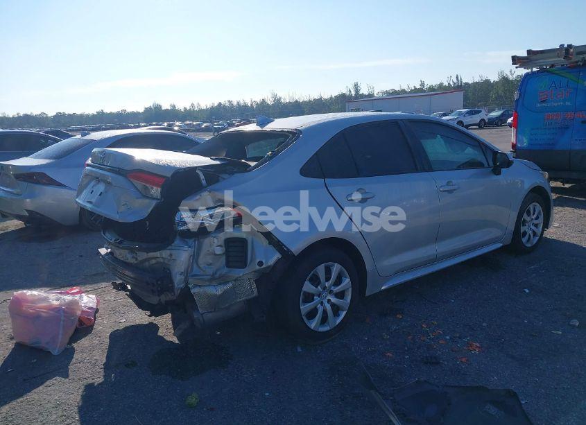 Photo 4 of 2022 Toyota Corolla LE (VIN 5YFEPMAE7NP276286)
